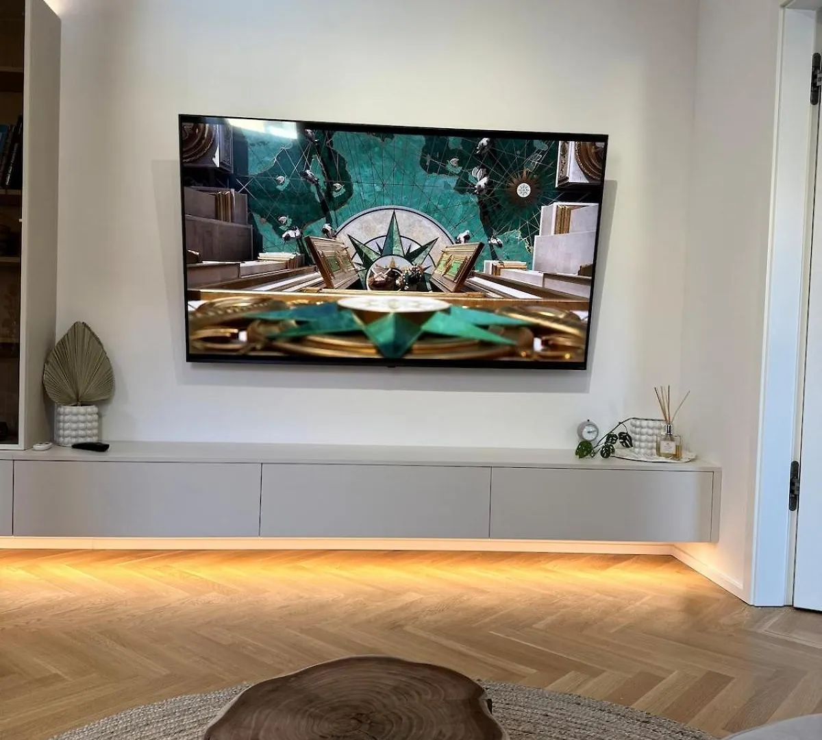 Luxury New Apartment With Balcony Steps From Wenceslas Square Prague