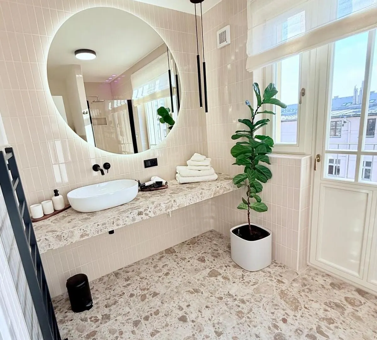 Luxury New Apartment With Balcony Steps From Wenceslas Square Prague