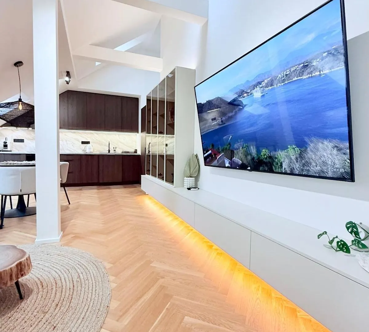 Luxury New Apartment With Balcony Steps From Wenceslas Square Prague Czech Republic