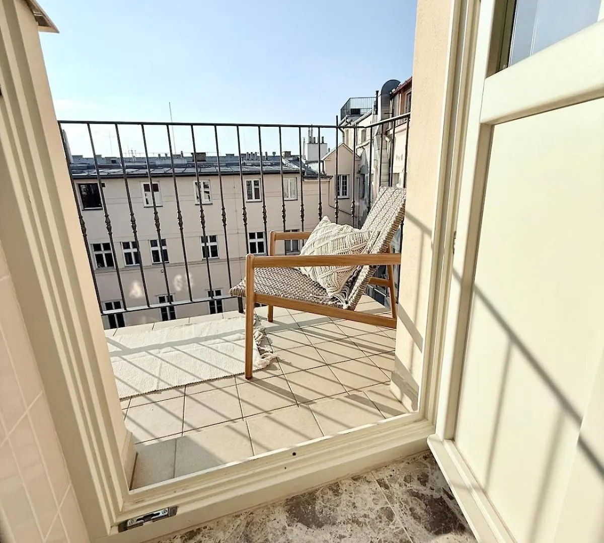 Luxury New Apartment With Balcony Steps From Wenceslas Square Prague
