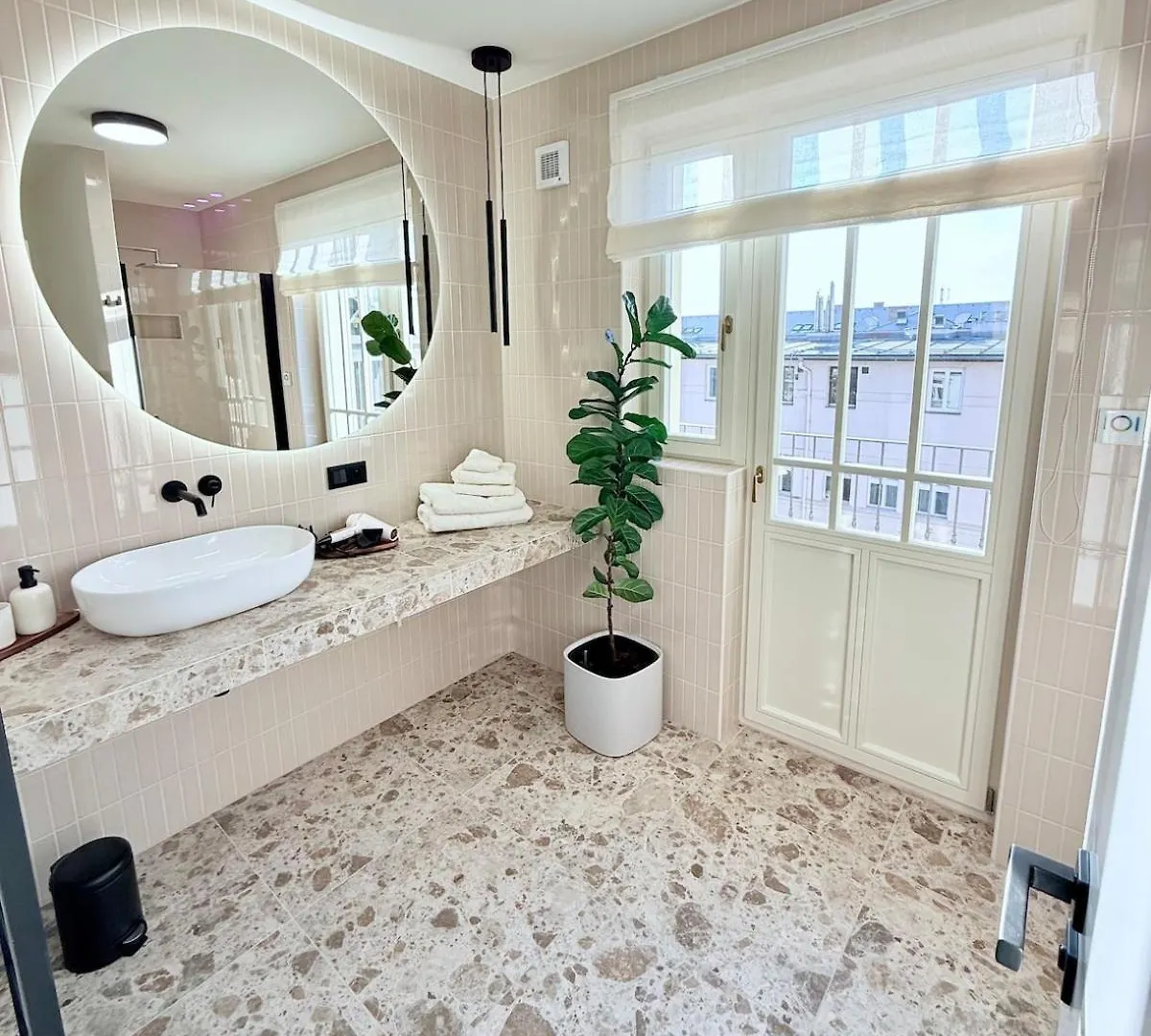 Luxury New Apartment With Balcony Steps From Wenceslas Square Prague